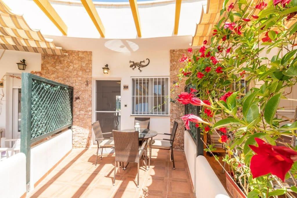 Willa Magnifico Adosado Con Piscina Y Barbacoa Campoamor Zewnętrze zdjęcie